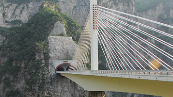 山西晉濟(jì)高速公路拍盤隧道